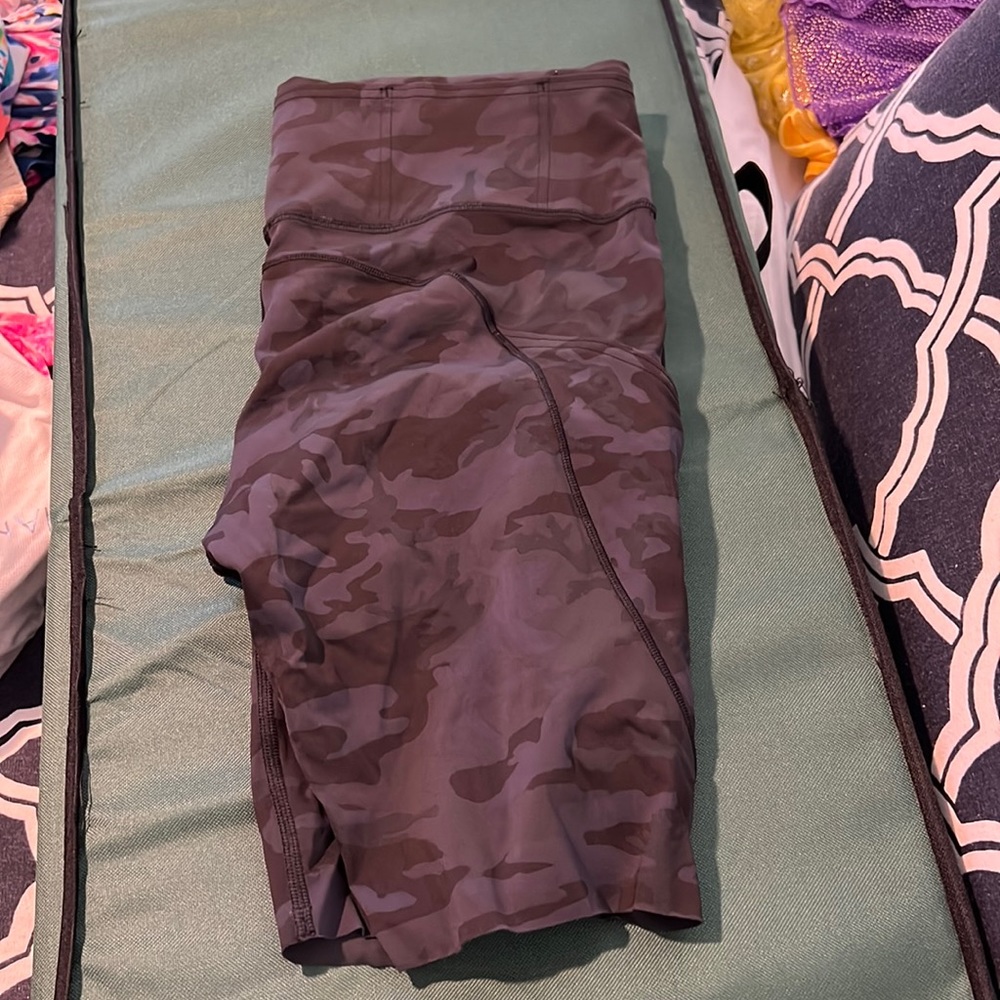 EUC lululemon bike shorts